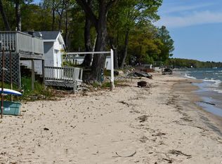 8 N Huron Rd, Au Gres, MI 48703