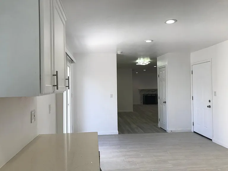 865 Denise Ave — Photo 7
