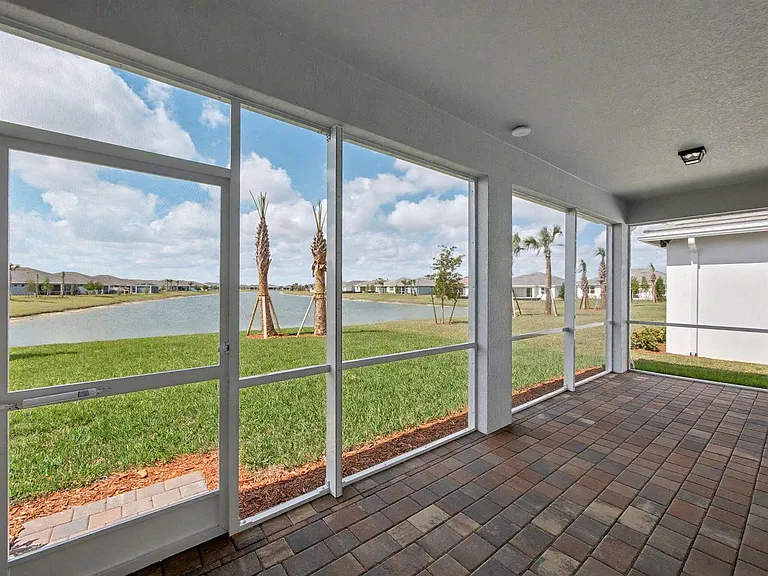 14172 SW Incarnadine Ln — Photo 17