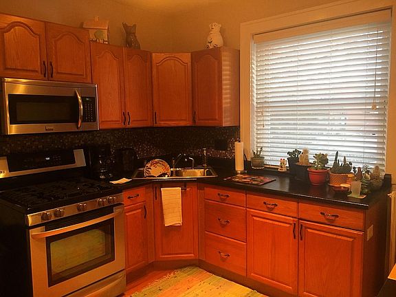 2nd image of 1034 Commodore Dr Floor 2