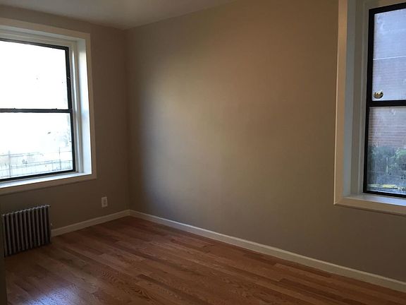 5th image of 681 Ocean Ave APT A2