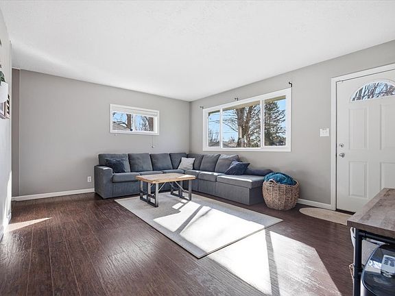 5th image of 206 N Grove St