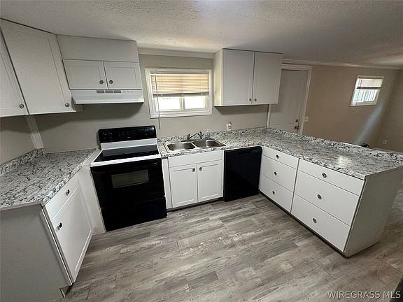 3rd image of 103 Wesley Dr