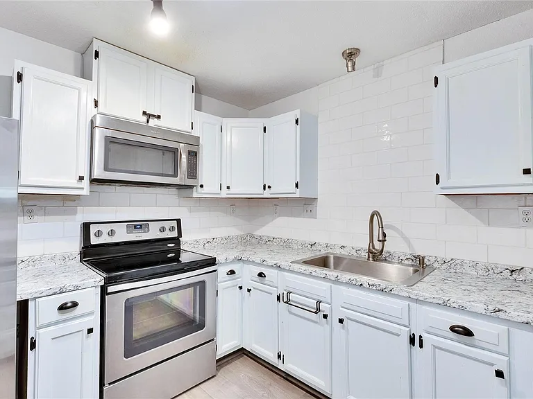 16213 Monks Mountain Dr — Photo 10