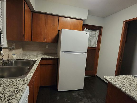 5th image of 745 9th St #745