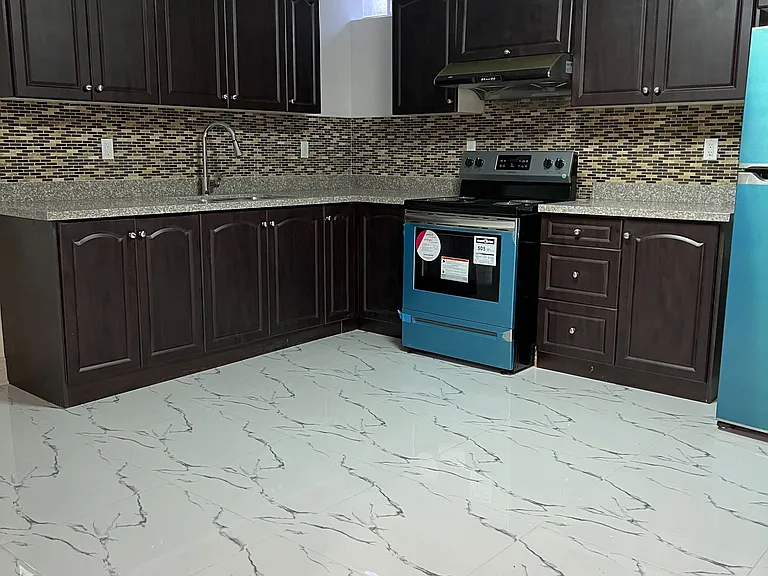 19 Sir Michael Pl #BASEMENT — Photo 6
