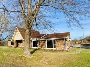 406 7th St, Barling, AR 72923
