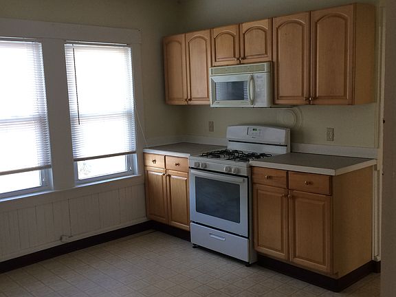 4th image of 68 Hampshire St