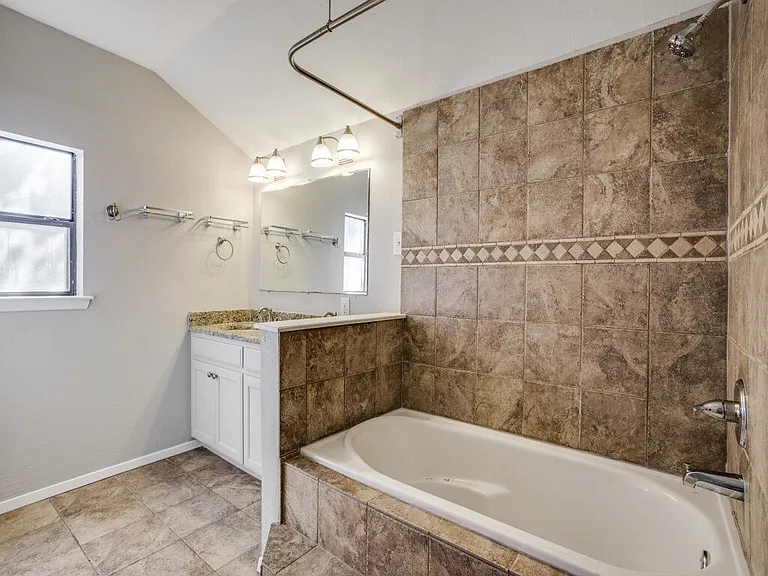 6470 Lindell Ave — Photo 12