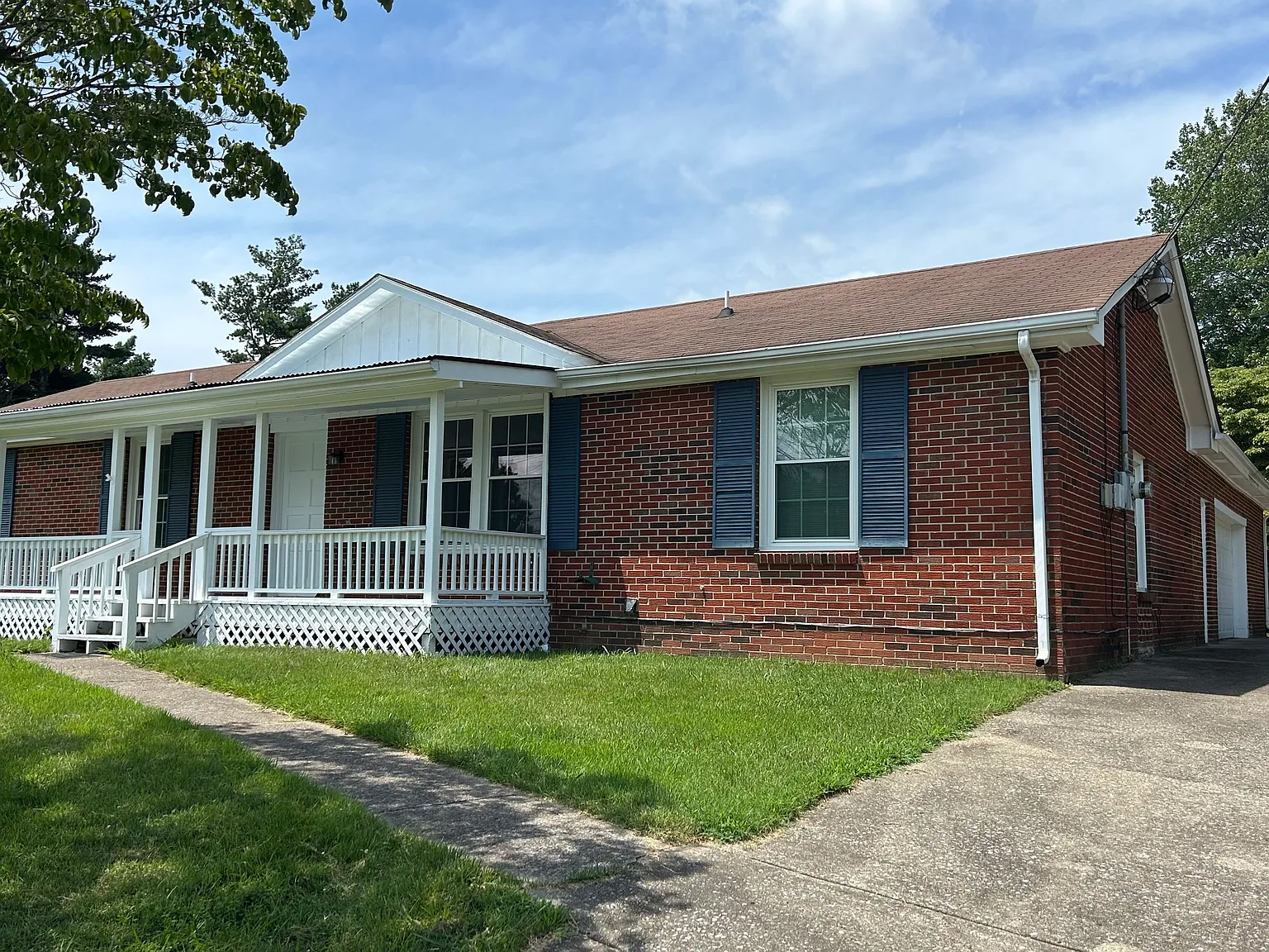 2272 Wildwood Dr — Photo 2