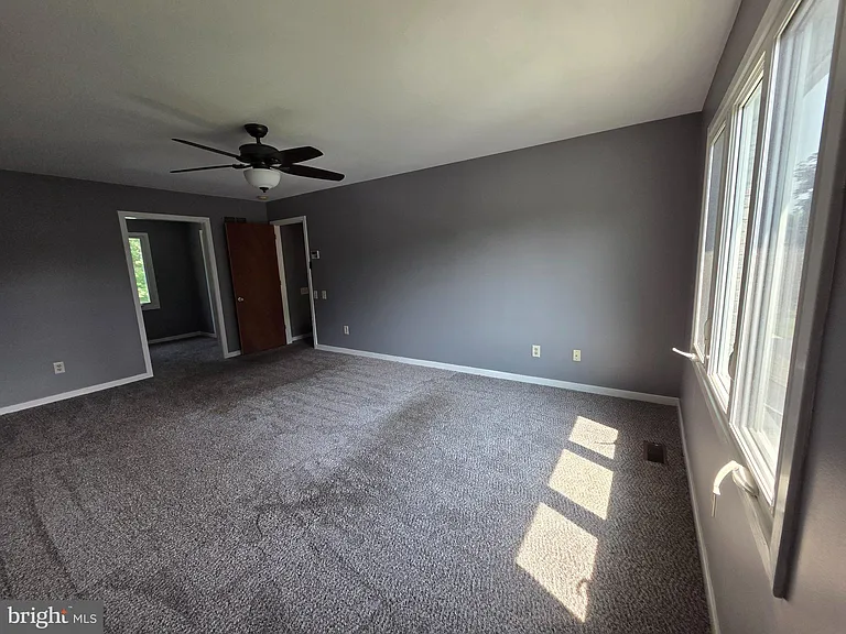 212 Fairhill Dr — Photo 16