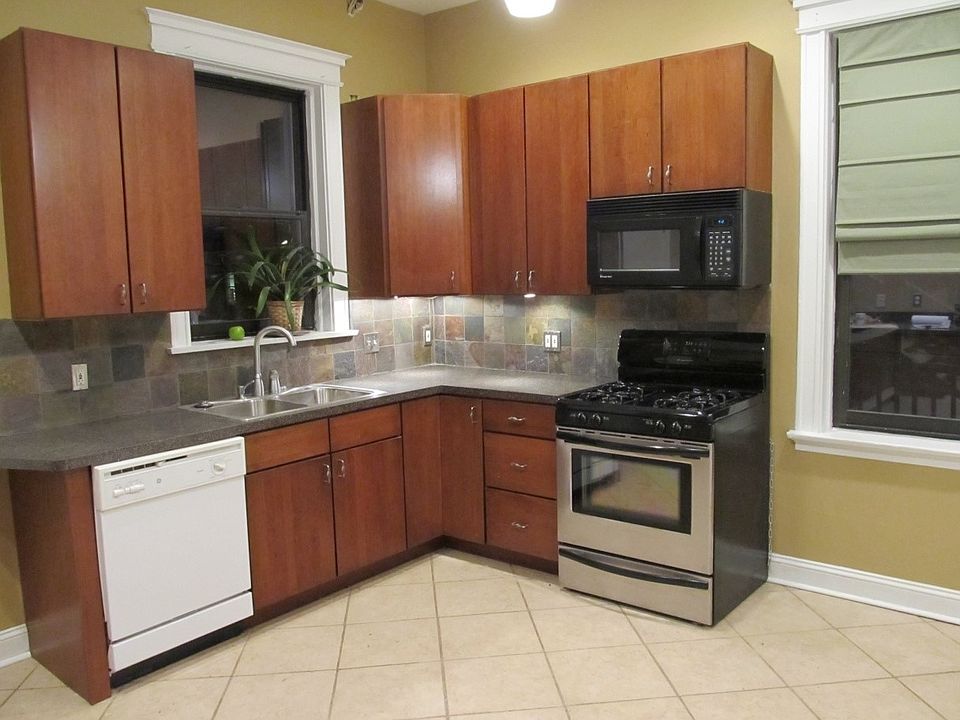 1st image of 5947R Kingsbury Ave