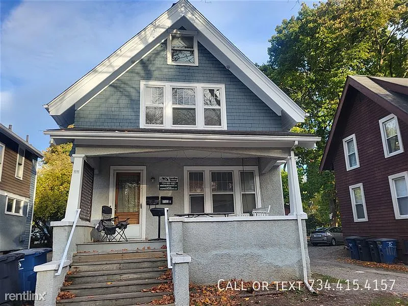 1111 White St