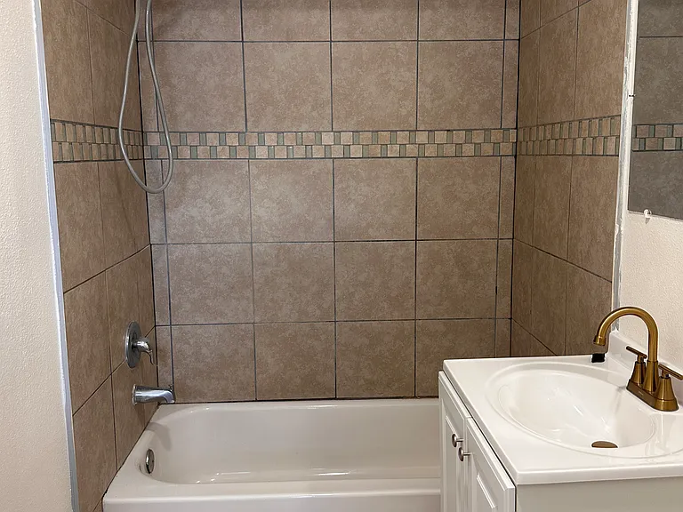 408 Randall St #7 — Photo 14