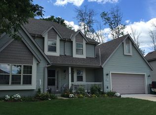 W211N16481 Woodshire Ct, Jackson, WI 53037
