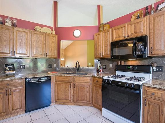 5th image of 16332 Millford Dr