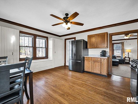 4th image of 3226 Meadow Ave