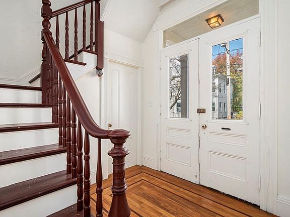 2nd image of 26 Hudson St Floor 2