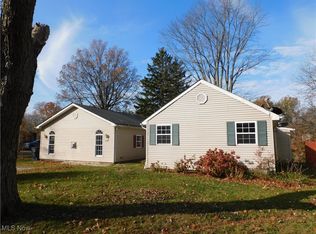 4943 Palmetto Dr, Geneva, OH 44041