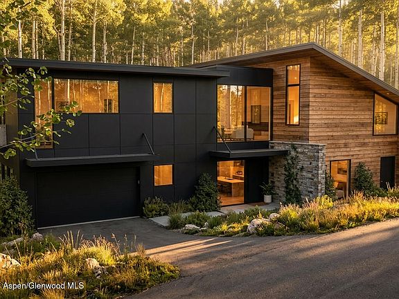 2nd image of 1265 Riverside Dr