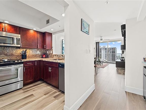 4th image of 3020 NE 32nd Ave APT 1405