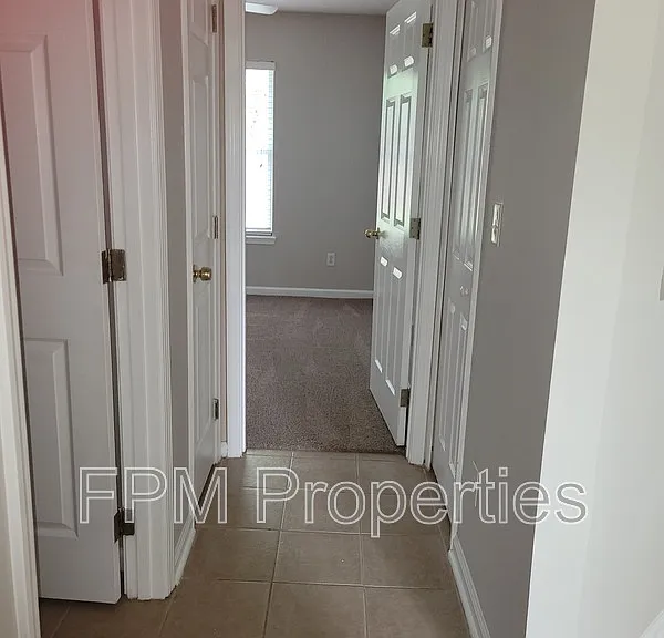 570 Manship Dr — Photo 5