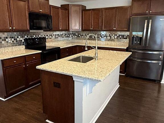 2nd image of 4 Rockledge Ct