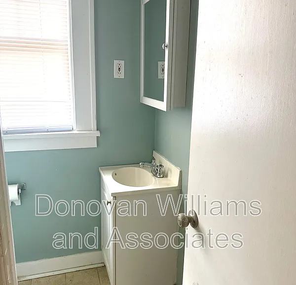 1529 Thomas Ave #B — Photo 7