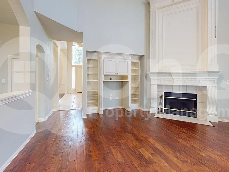 4513 Saint James Dr — Photo 6