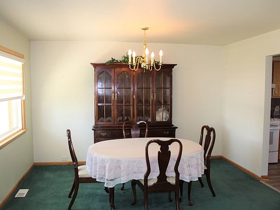 4th image of 590 Dana Ave