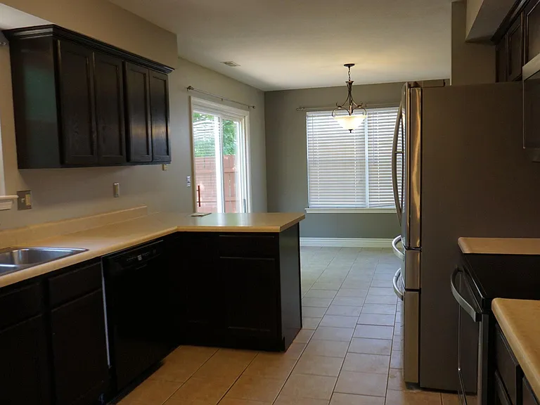 2213 Silver Leaf Ct — Photo 3