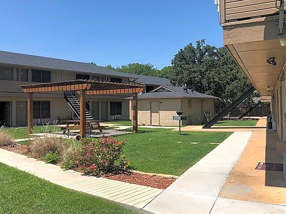 5th image of 1513 Santa Fe Dr #227