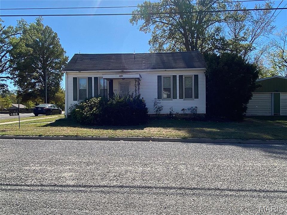 1st image of 482 E Walnut St
