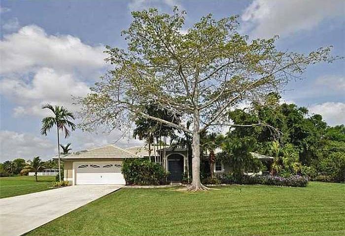 2nd image of 20252 SW 52nd Pl