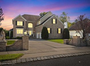 1 Phoenix Ct, Jackson, NJ 08527