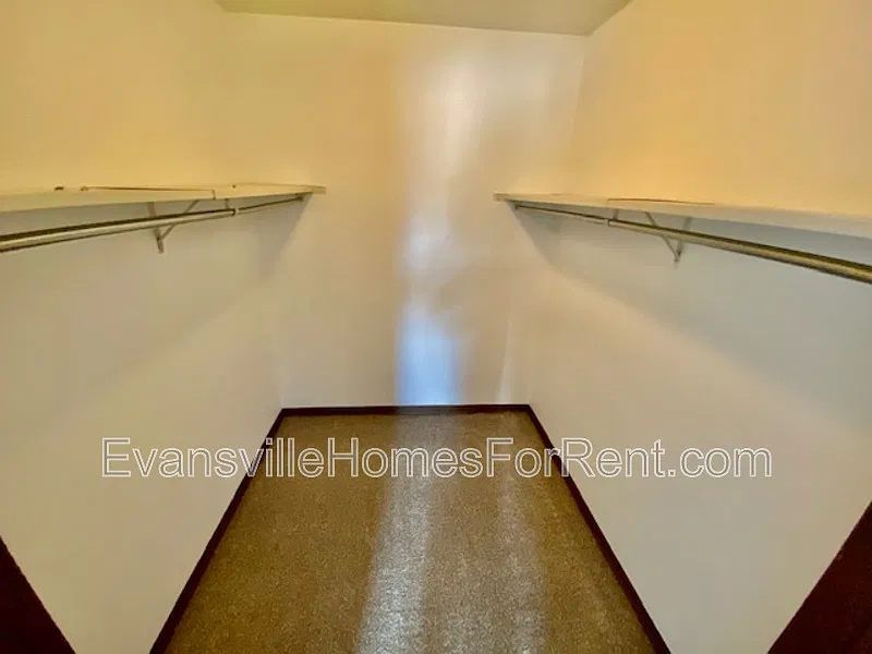 1 bed, 1.0 bath, 700 sqft, $675 — Photo 2