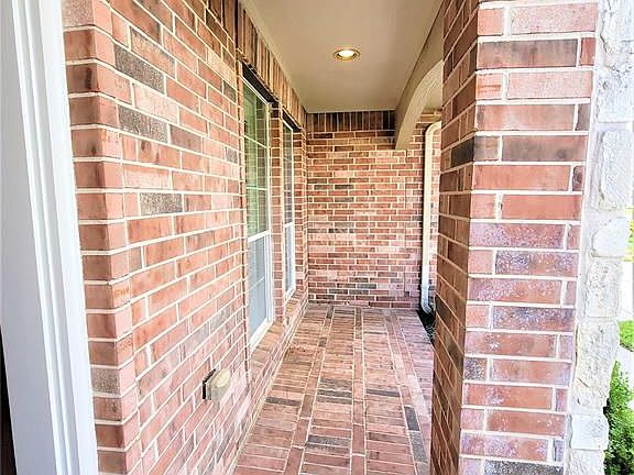 3rd image of 8427 Cape Royal Dr