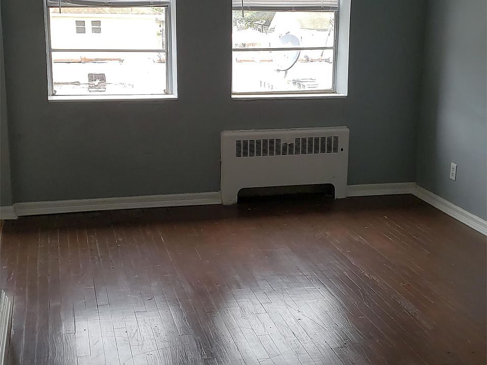 1st image of 101 W Willow Dr APT 3