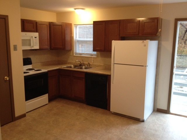 2nd image of 1662 Meyer Dr