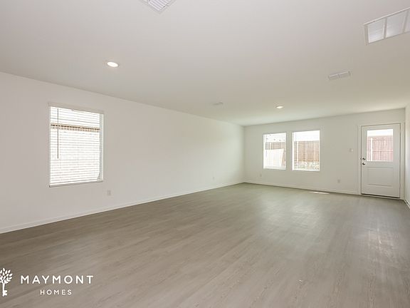 3rd image of 1059 Neyland Dr