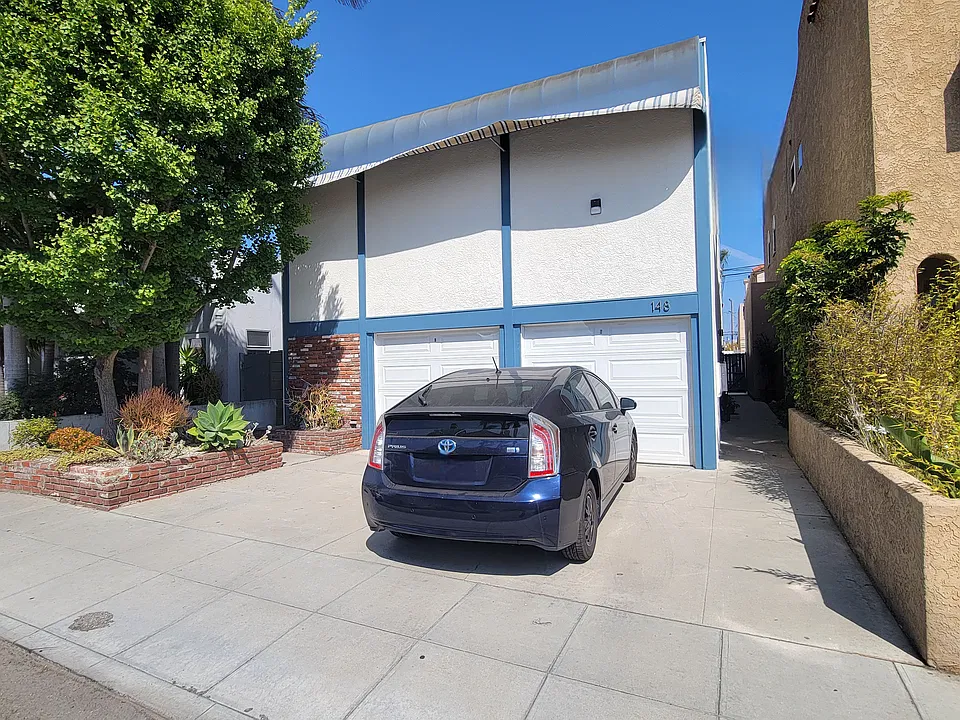 148 Covina Ave #4