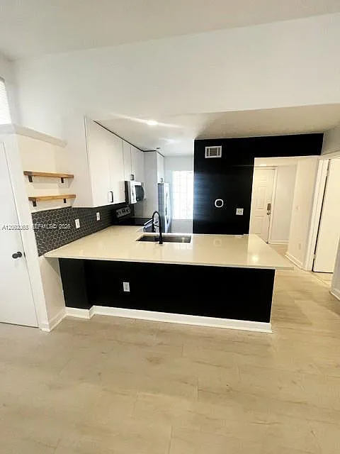 Palm Lake Condo — Photo 3