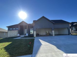 18207 Locust St, Elkhorn, NE 68022