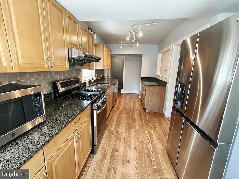 222 Rock Glen Rd — Photo 11