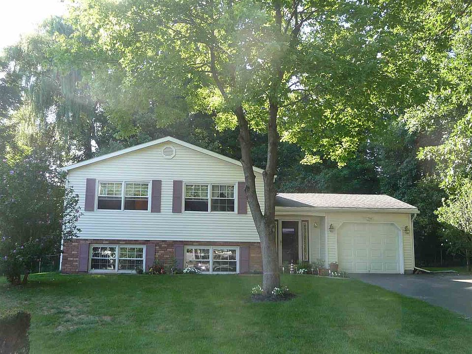 1st image of 40 Grissom Dr