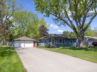5887 Saint Albans St N, Shoreview, MN 55126