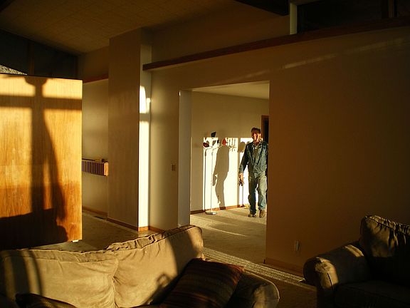 View from Livingroom into Dining