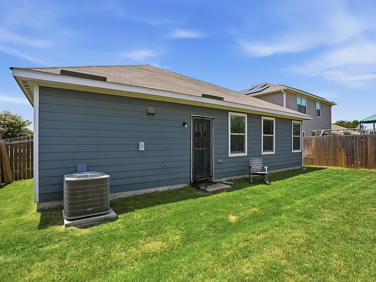 8524 Buck Mountain Pass — Photo 17