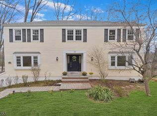 14 Beaver Ridge Rd, Morris Plains Boro, NJ 07950