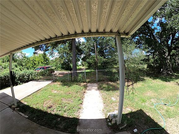 3rd image of 501 Carver St